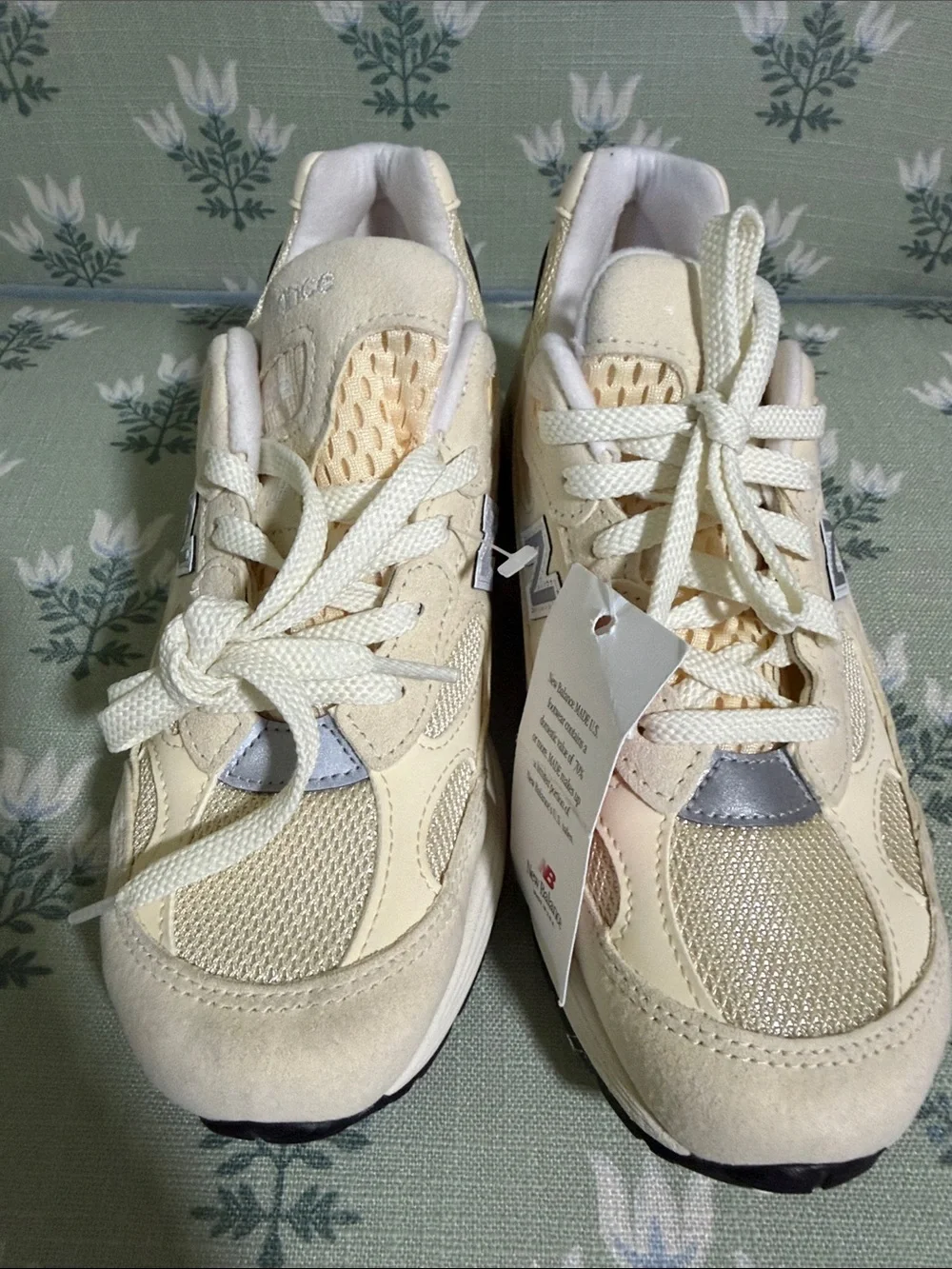 New Balance 992 Neutral Cream/Beige Sneakers